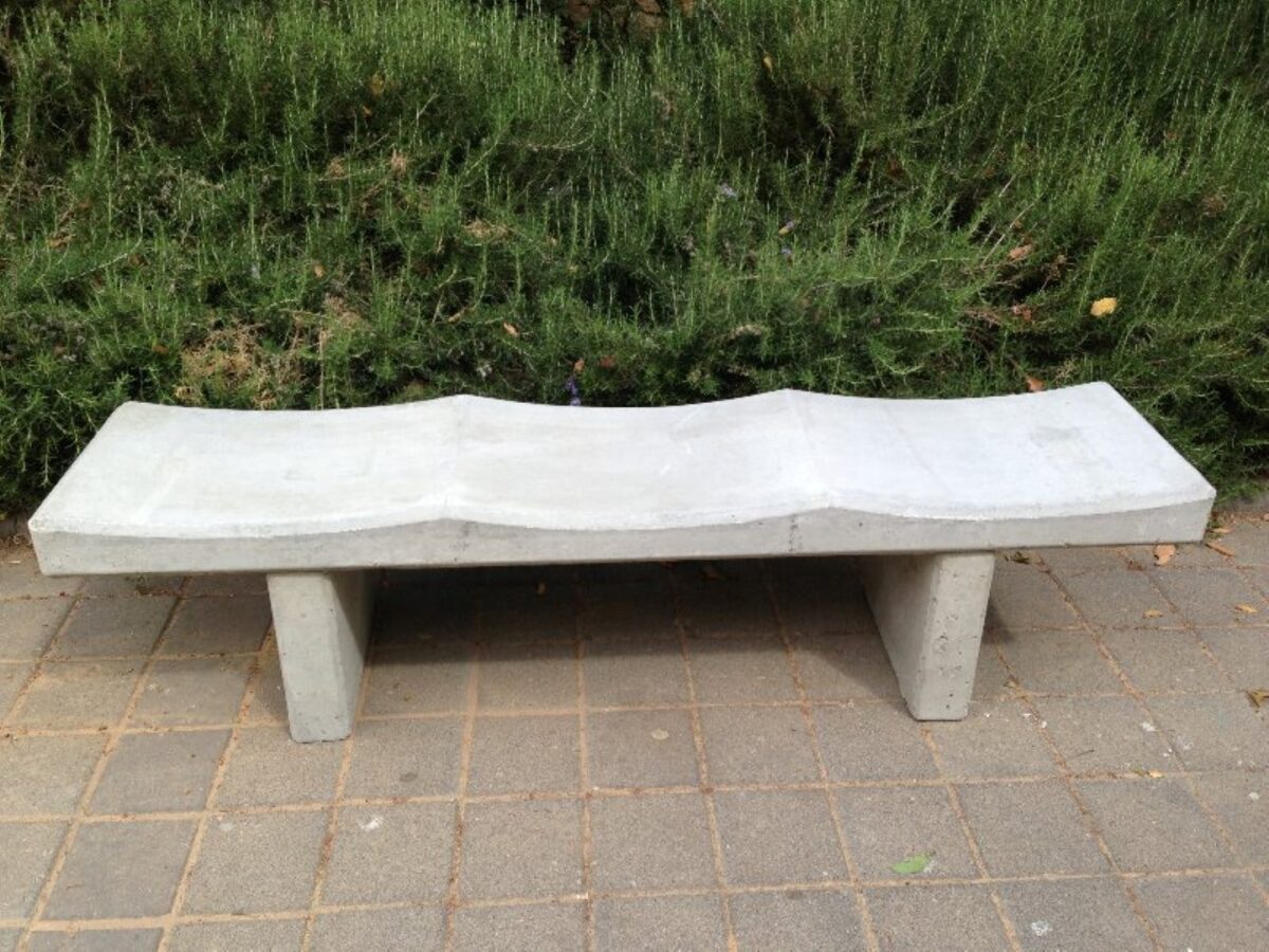 IMG_2352-Large.jpg ספסלי בטון